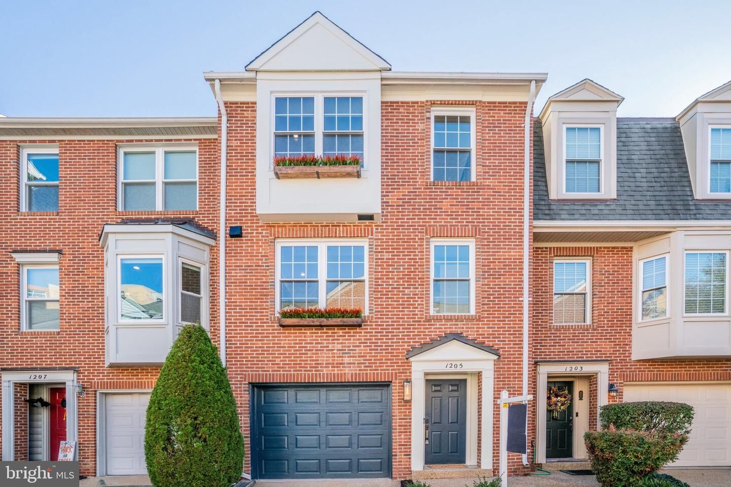 Property Photo: 1205 Madison Street VA 22314