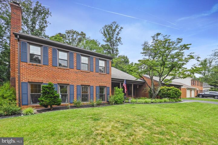 Property Photo: 11803 Grey Birch Place VA 20191