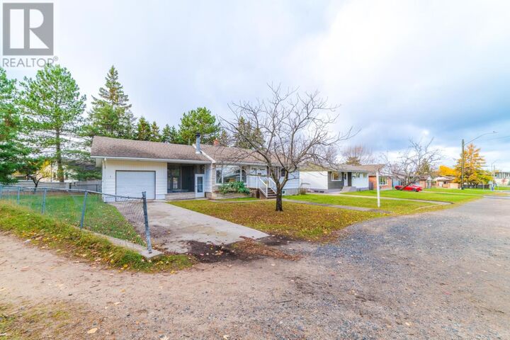 Property Photo: 8 Seegmiller Avenue ON P9N 3M9