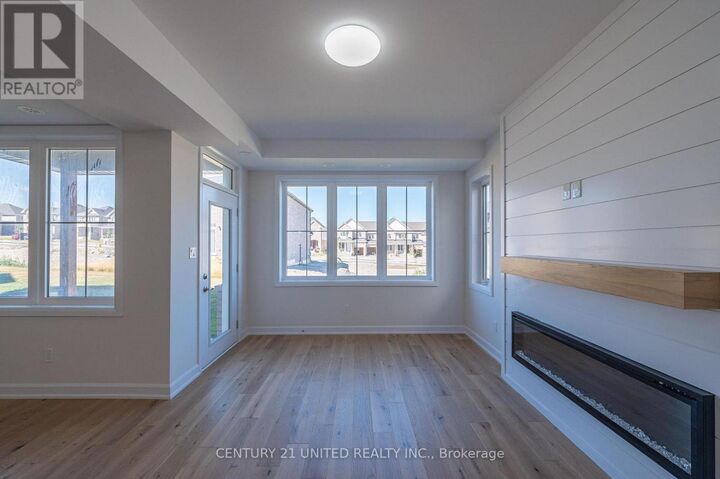 Property Photo:  305 Mullighan Gardens  ON K9K 0G3