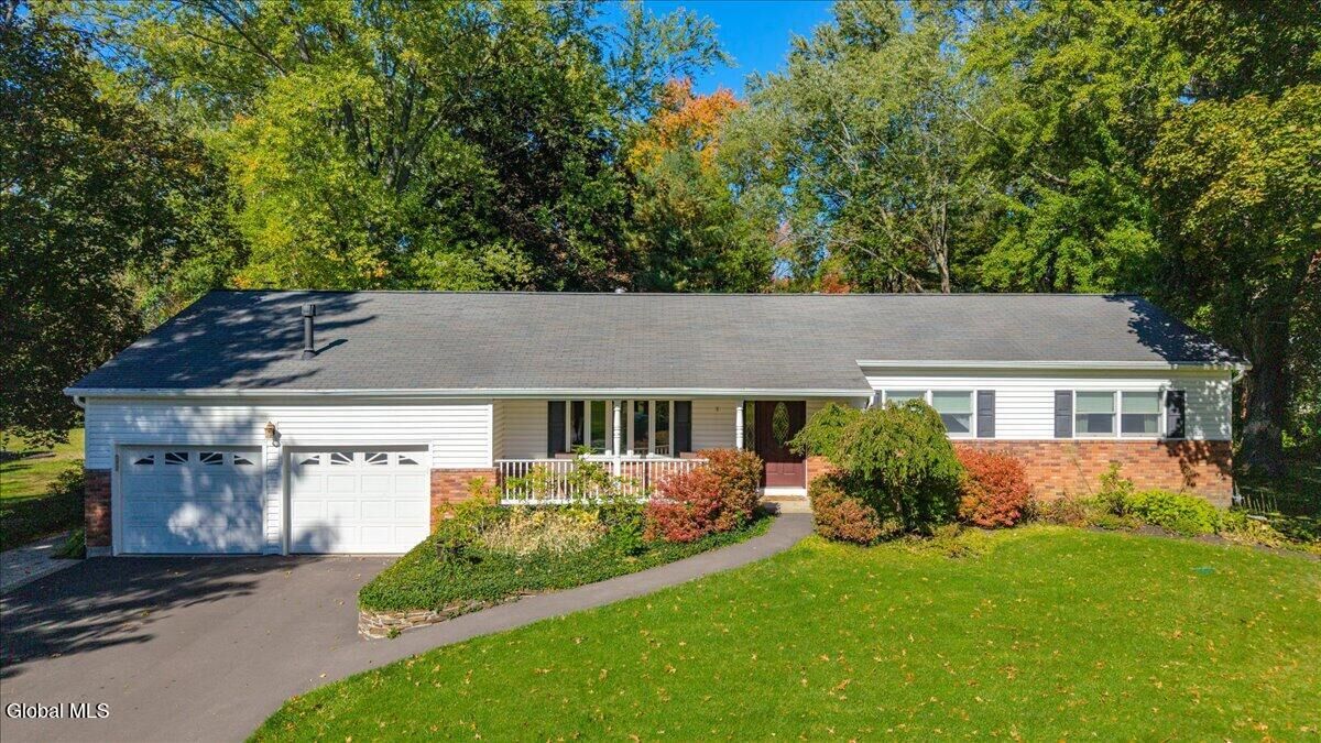 Property Photo:  26 Valdepenas Lane  NY 12065 