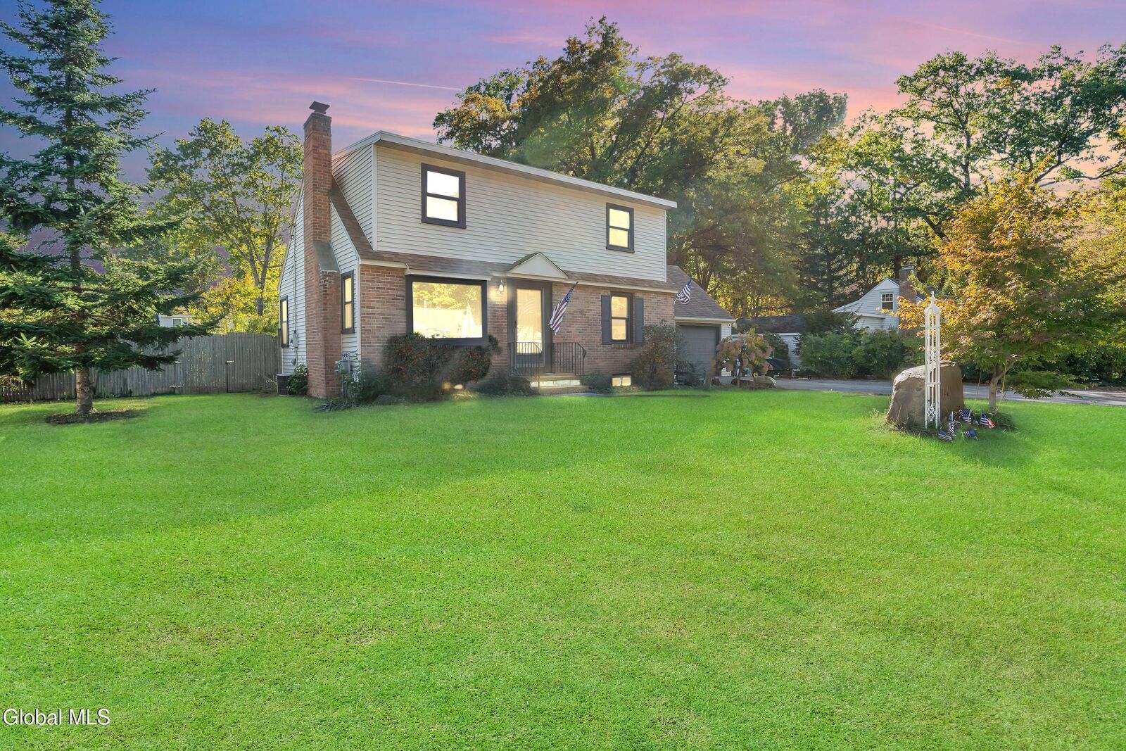 Property Photo:  140 Willow Lane  NY 12302 