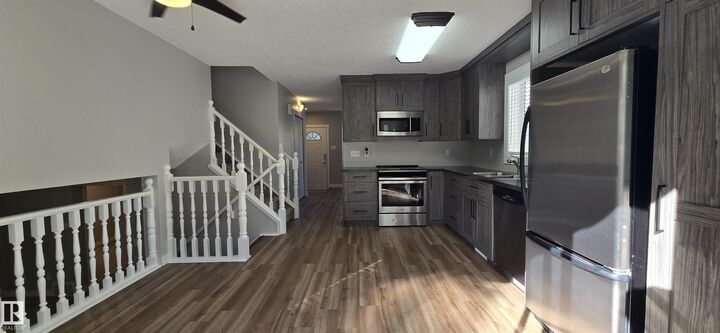 Property Photo: 42 Blueberry Crescent AB T8H 1P6