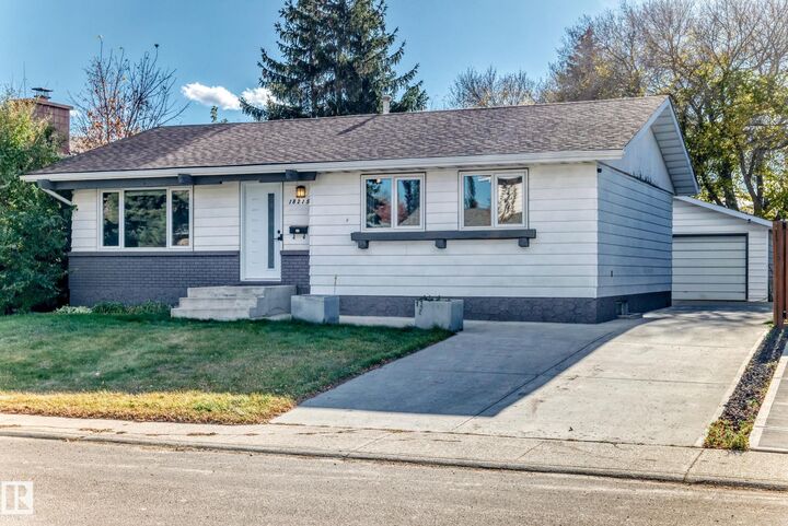 Property Photo:  18215 80A Avenue NW  AB T5T 0V4 