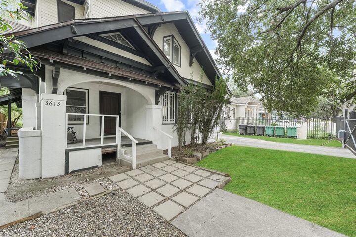Property Photo: 3613 Audubon Place TX 77006