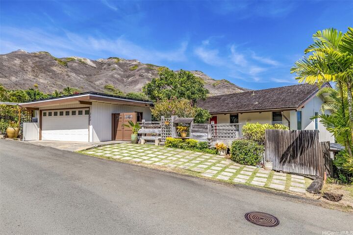 Property Photo: 322 Lapa Place HI 96734