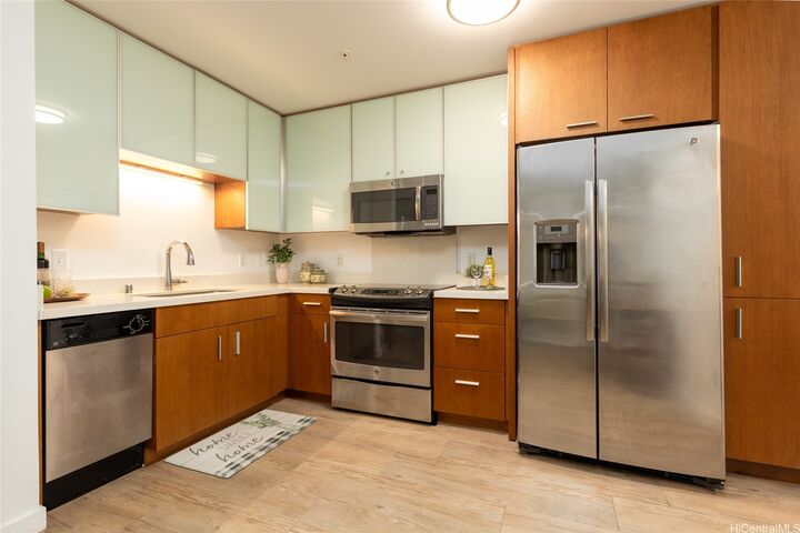 1310 Pensacola Street 101  Honolulu HI 96814 photo