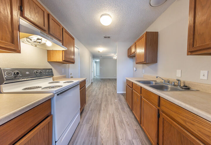 Property Photo: 804 E 77th Street TX 79404