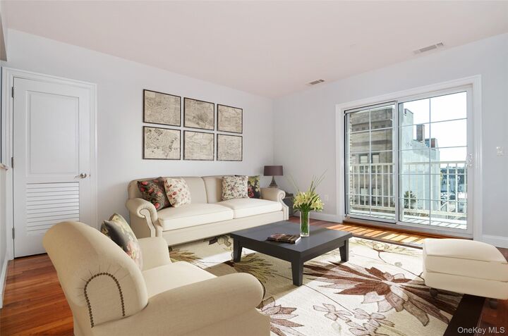 Property Photo:  543 Main Street 402  NY 10801 