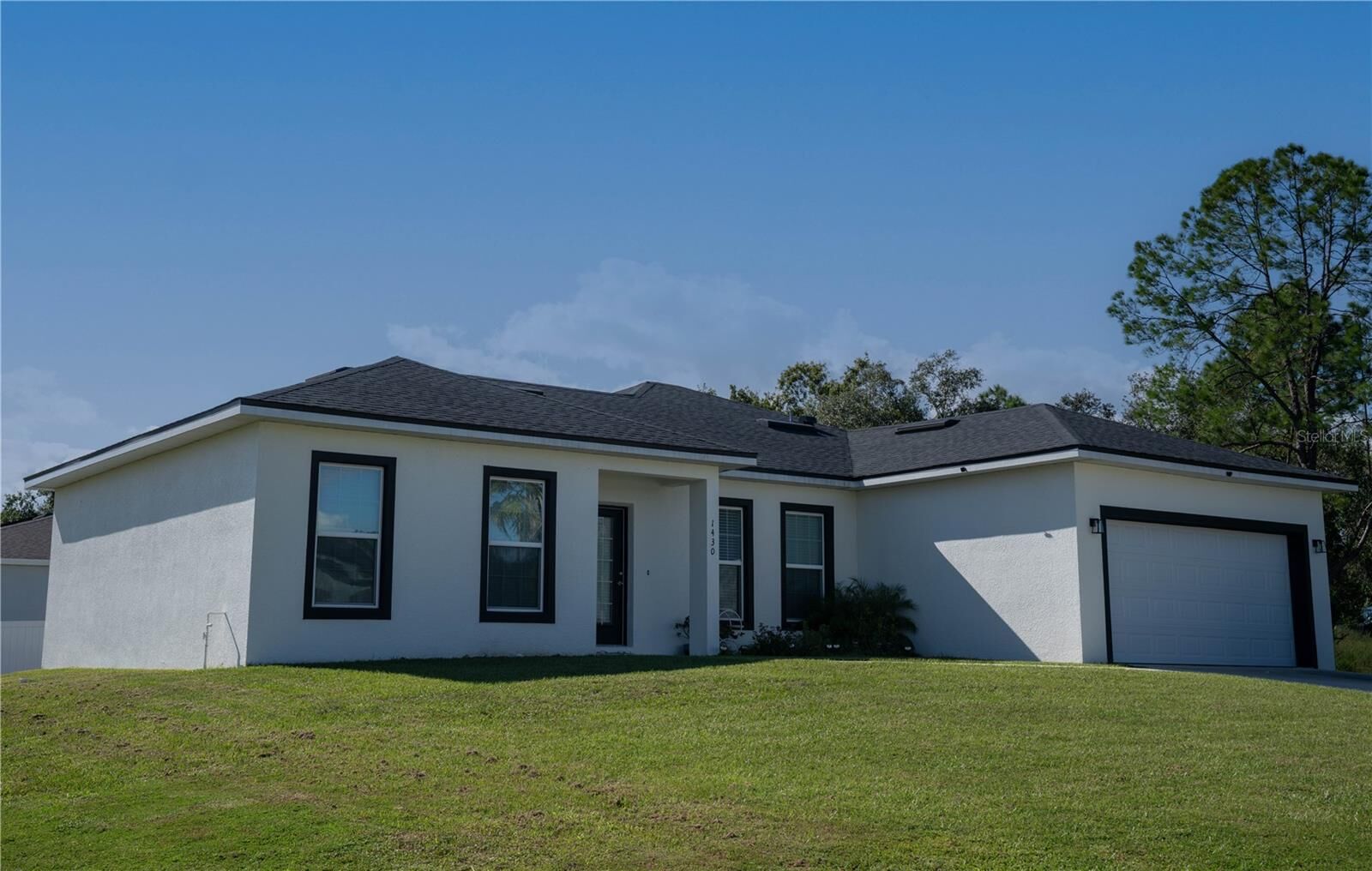 Property Photo: 1430 Tern Court FL 34759