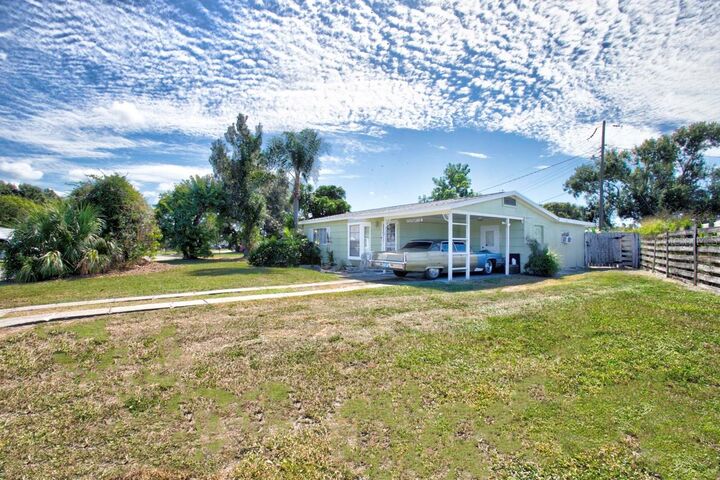 1915 27th Avenue W  Bradenton FL 34205 photo