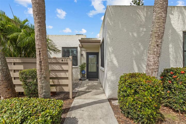 Property Photo: 411 Palm Tree Drive 411 FL 34210