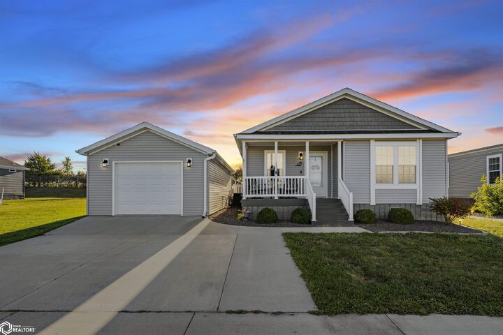 Property Photo:  1500 E Linden #118 Drive 118  IA 52641 