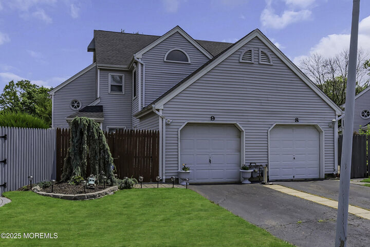 Property Photo:  9 Robinson Court  NJ 07728 