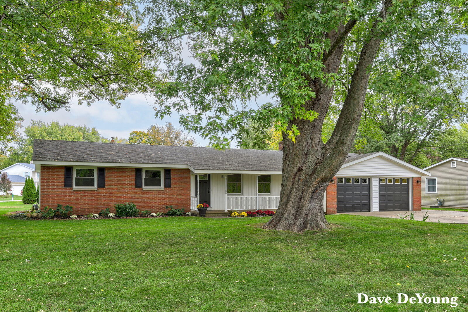 Property Photo:  3619 Diamond Drive  MI 49419 