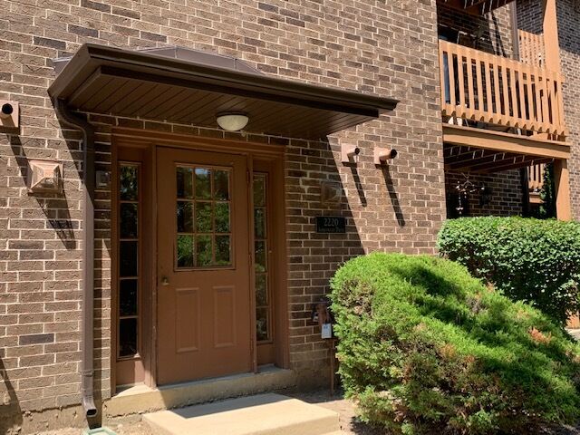 Property Photo:  2220 Abbeywood Drive F  IL 60532 