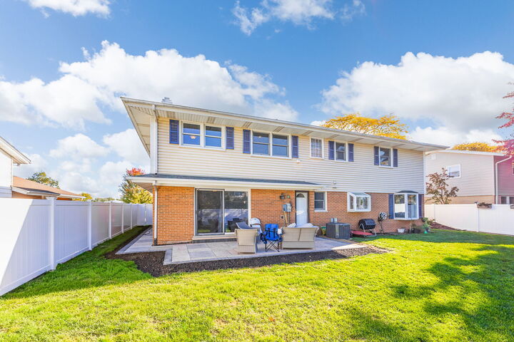 908 Brantwood Avenue  Elk Grove Village IL 60007 photo