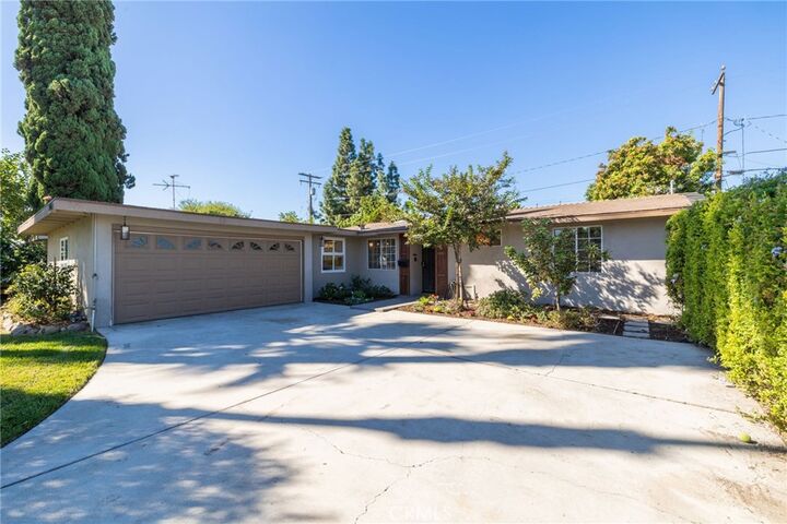 Property Photo:  905 N Holly  CA 92801 