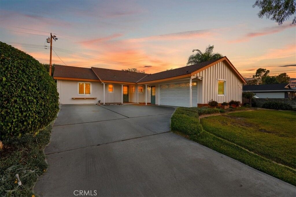 Property Photo:  15960 Glazebrook  CA 90638 