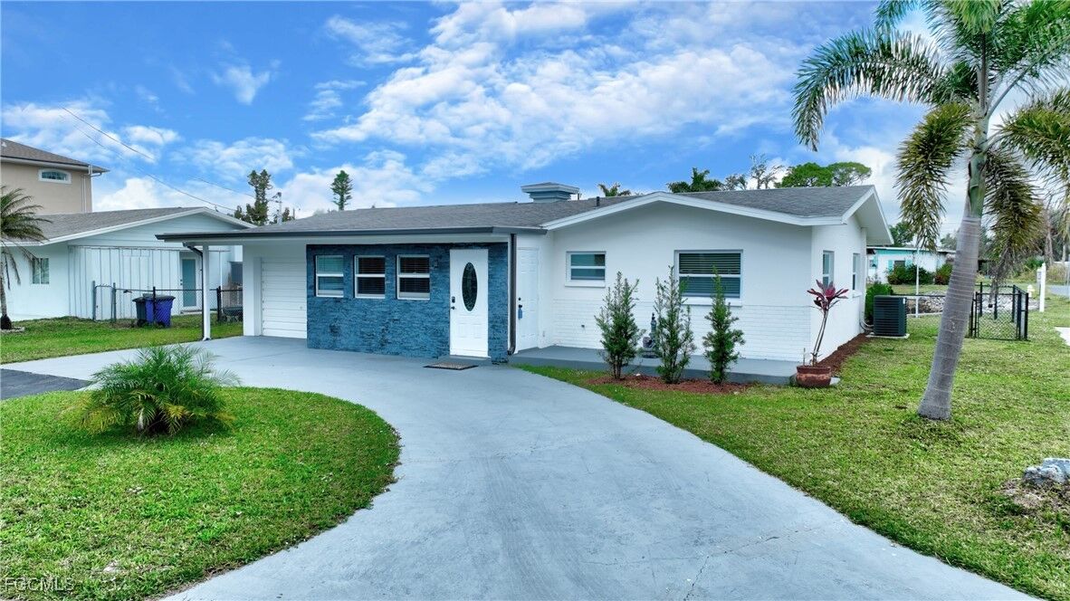 Property Photo: 8141 Cleaves Road FL 33903