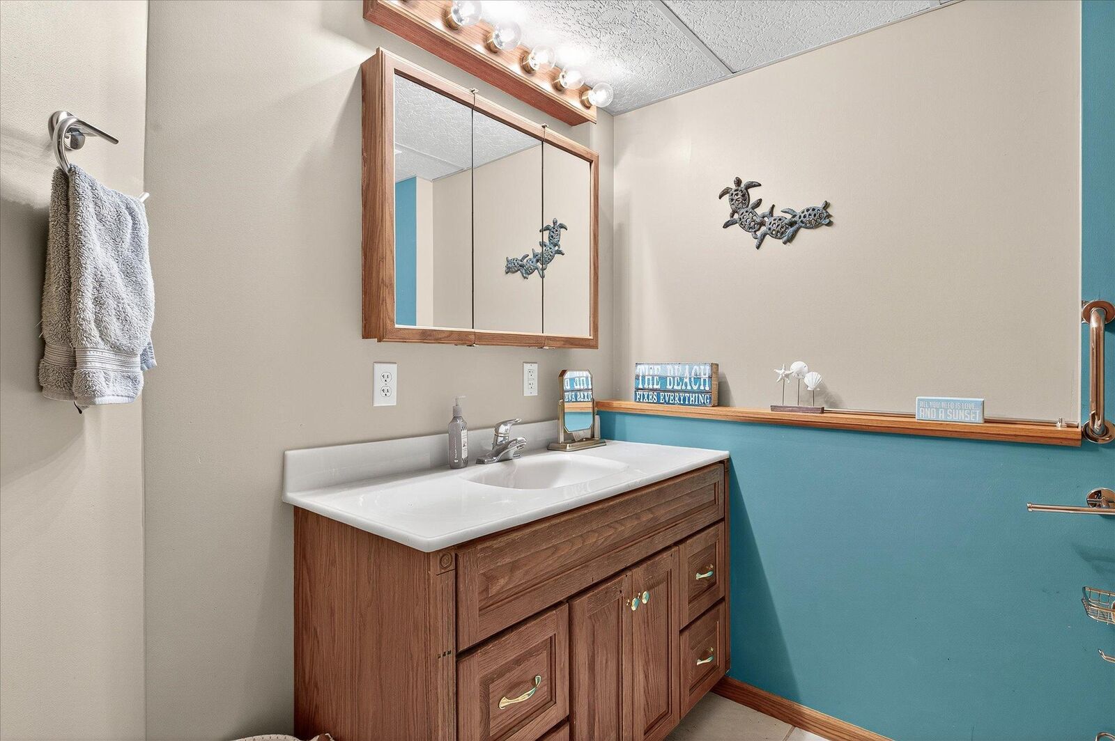 Property Photo:  5910 Canterbury Avenue NE  MN 55313 