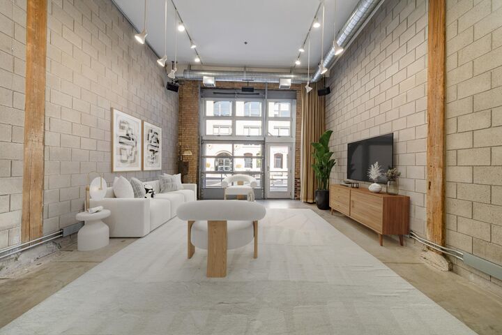 Property Photo:  801 Washington Avenue N 104  MN 55401 