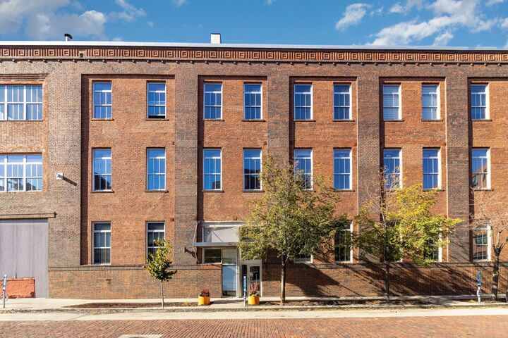 Property Photo:  801 Washington Avenue N 104  MN 55401 