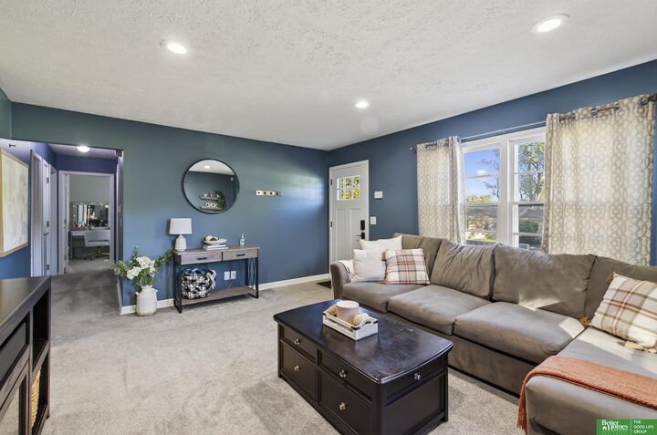 Property Photo: 2103 Virginia Avenue NE 68005