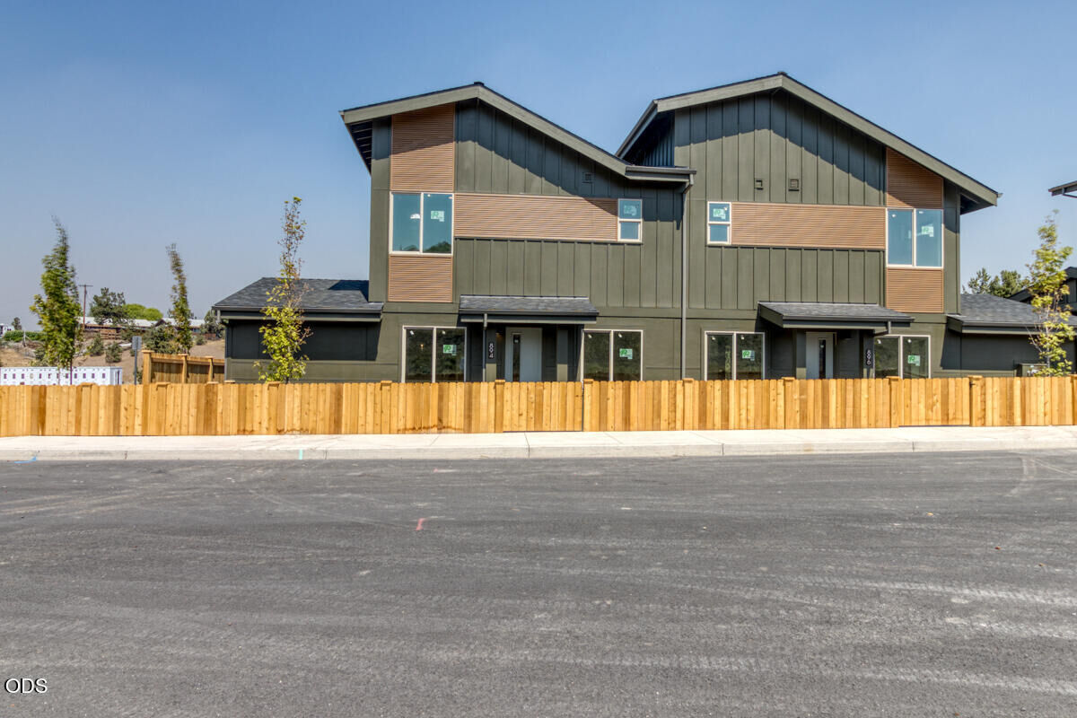 Property Photo: 894 SE Aquila Drive OR 97741