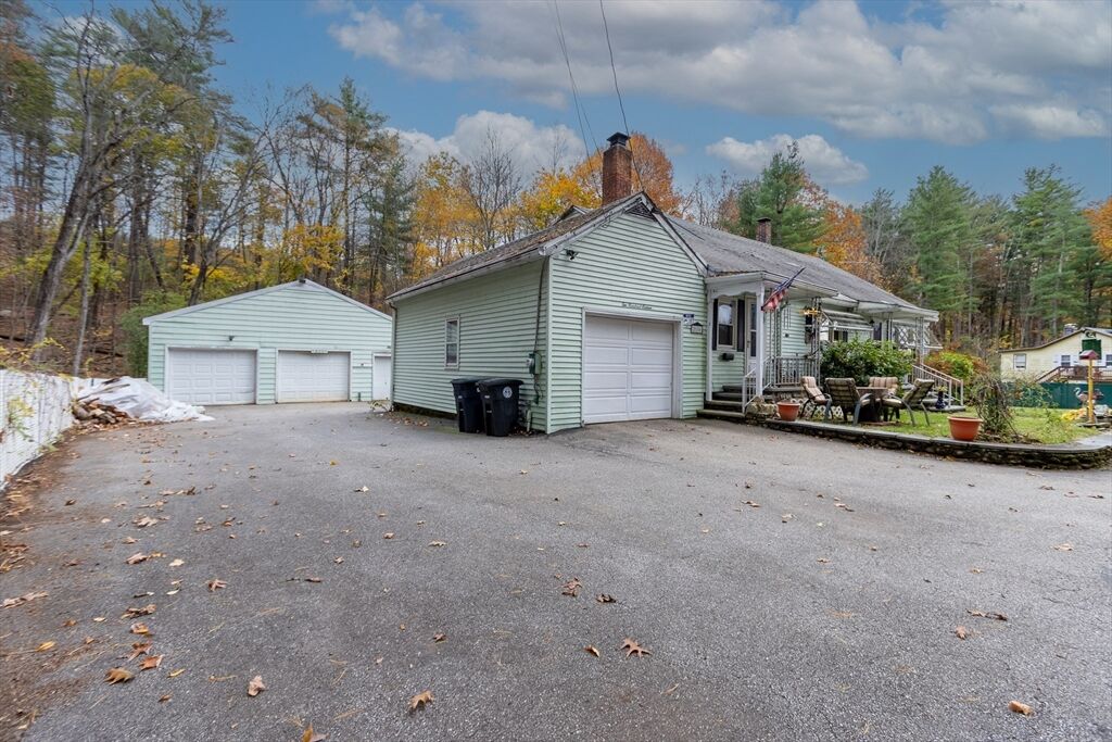 Property Photo:  216 Fiske St  MA 01550 