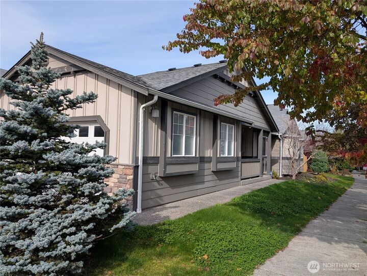 Property Photo:  3447  Barry Place  WA 98274