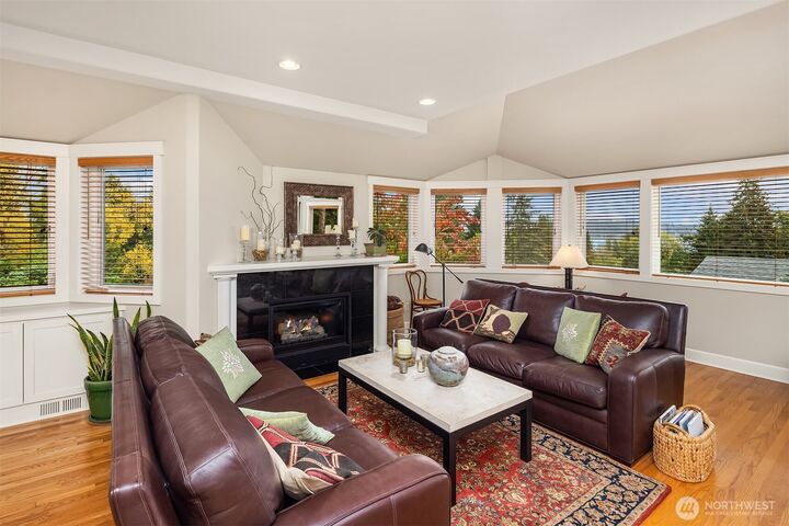 Property Photo: 4411 NE 90th Street WA 98115