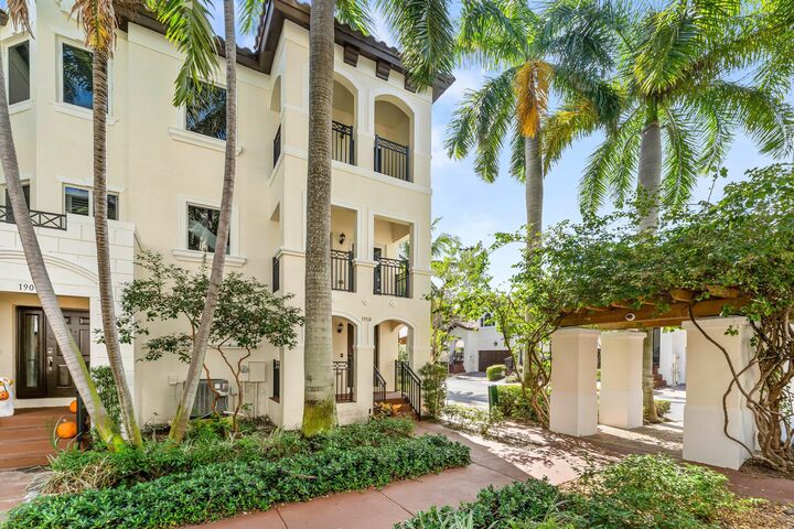 Property Photo:  1910 Coastal Bay Boulevard  FL 33435 