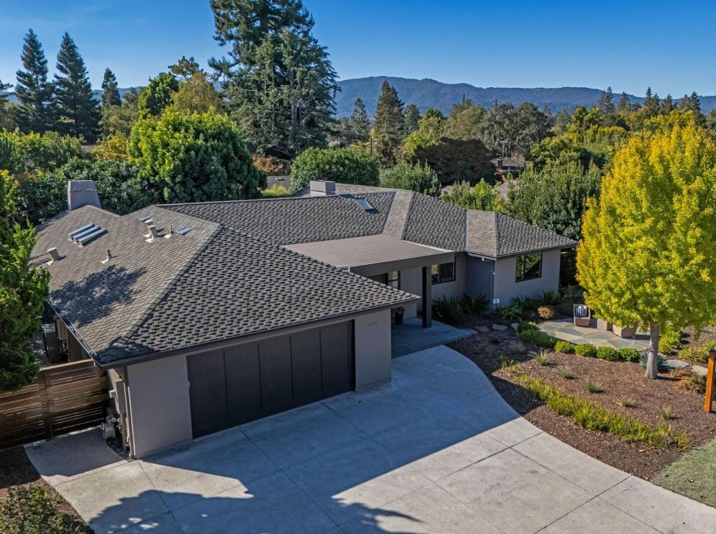 Property Photo:  668 Arboleda Drive  CA 94024 