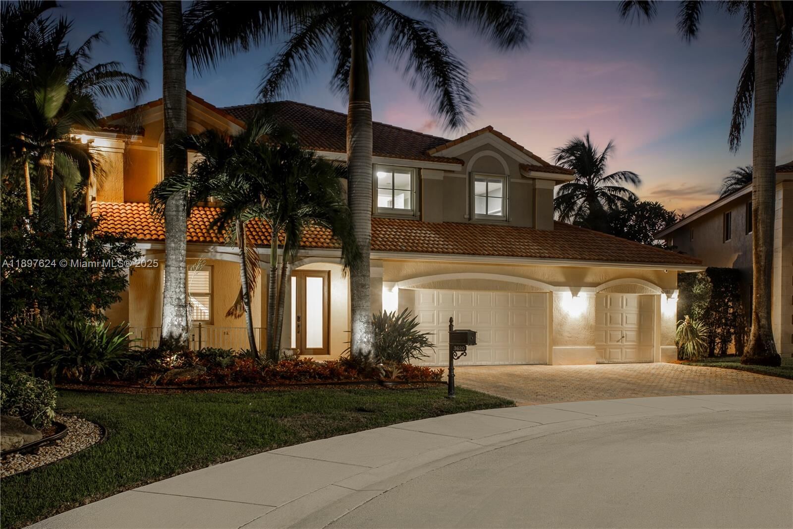 Property Photo: 3620 Heron Ridge Ln FL 33331
