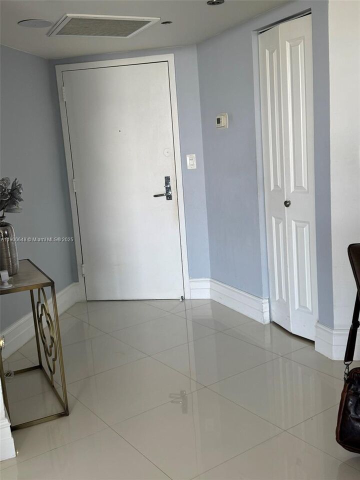 Property Photo:  3300 NE 192nd St Ph01  FL 33180