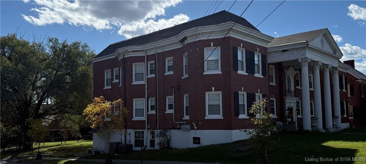 Property Photo: 818 E Main Street IN 47150