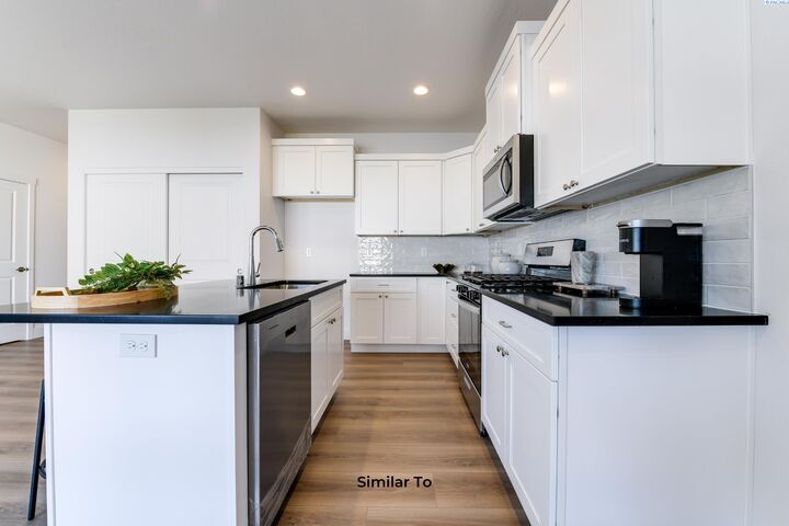 4529 Road 114  Pasco WA 99301 photo
