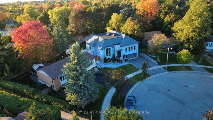 Photo de la propriété:  41 Sir Bodwin Place  ON L1P 2X7