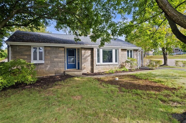 Property Photo: 104 Meadow Rd PA 15116
