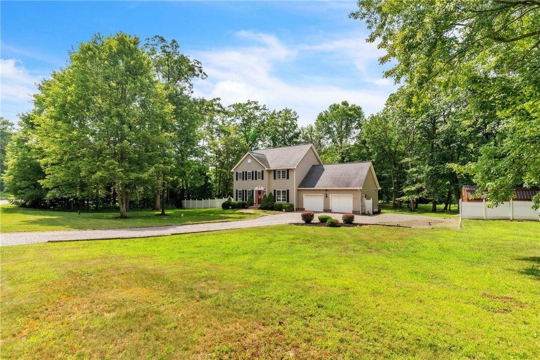 Property Photo: 114 Franklin Oaks Dr. PA 16001