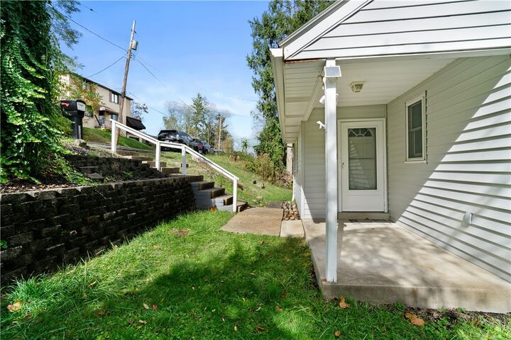 Property Photo: 876 Sylvan Ave PA 15137