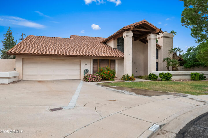 Property Photo:  1204 E Glencove Circle  AZ 85203 