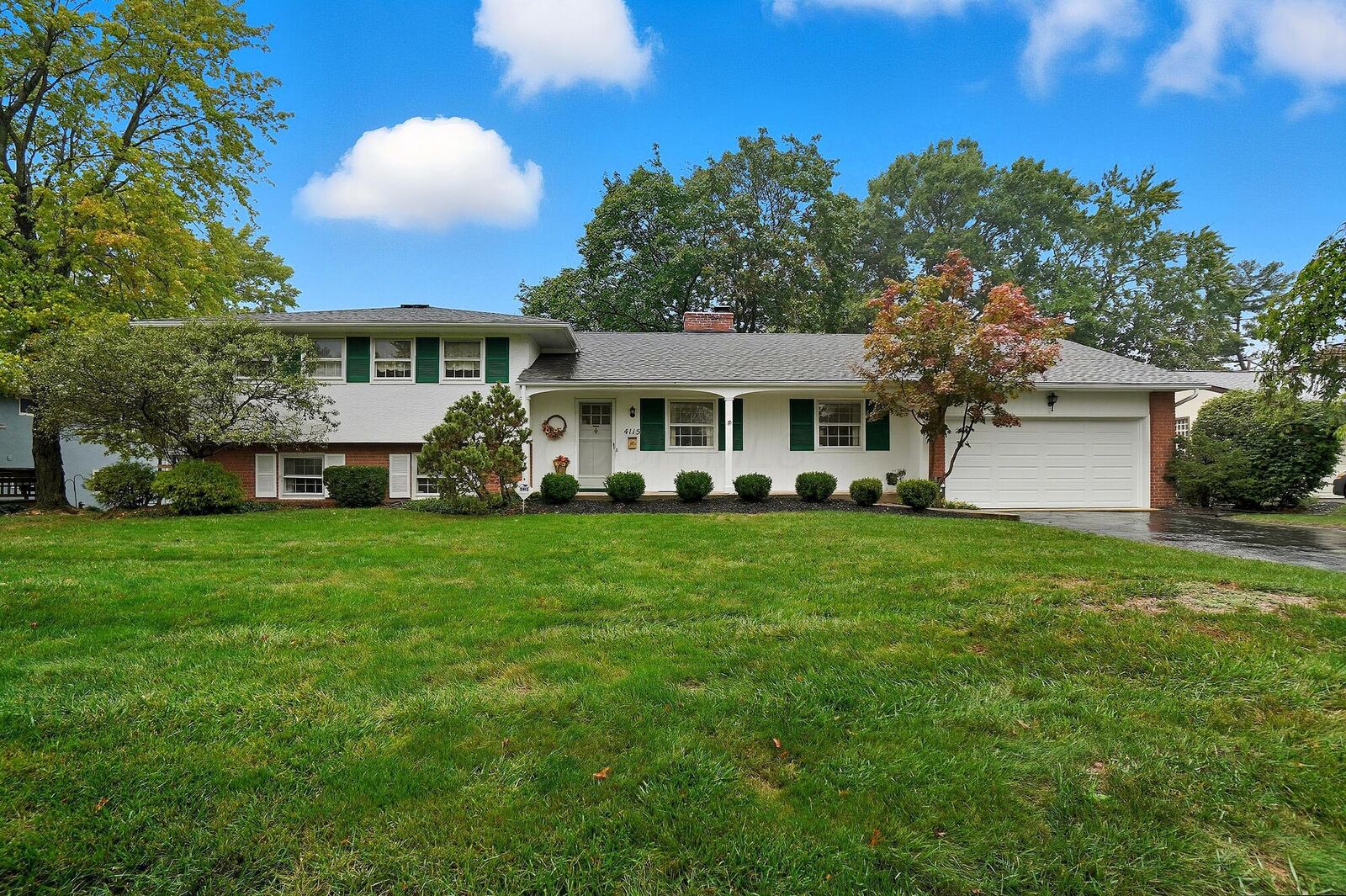 Property Photo: 4115 Woodbridge Road OH 43220