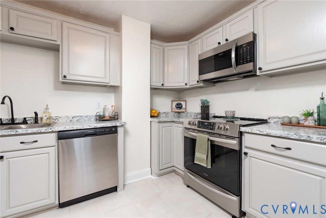 Property Photo:  513 Miles Avenue  VA 23860 