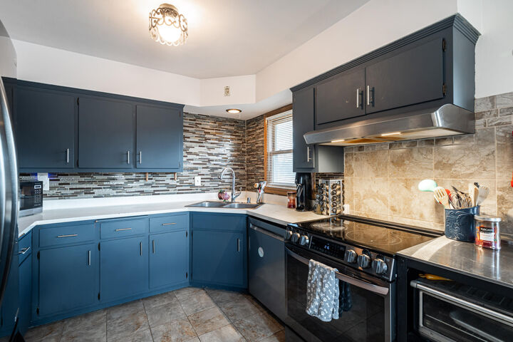 Property Photo: 7121 W Cody Cir WI 53223