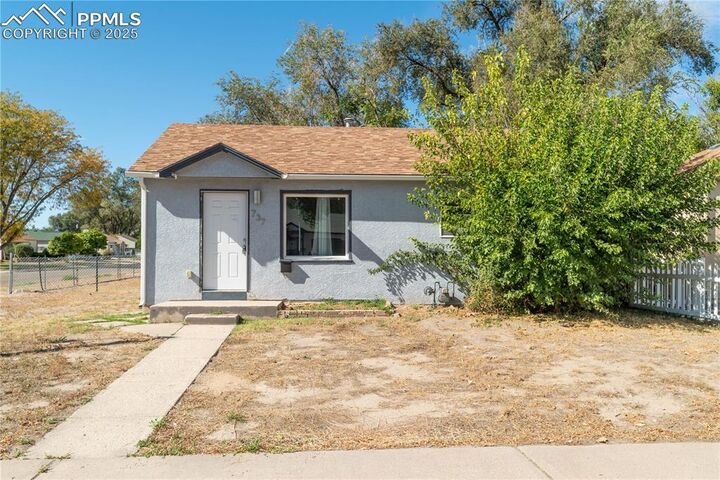 Property Photo:  737 Arlen Avenue  CO 81005 