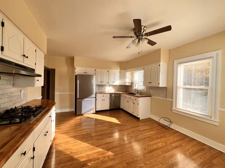 Property Photo:  34 North Spring Street Second Floor  CT 06401 
