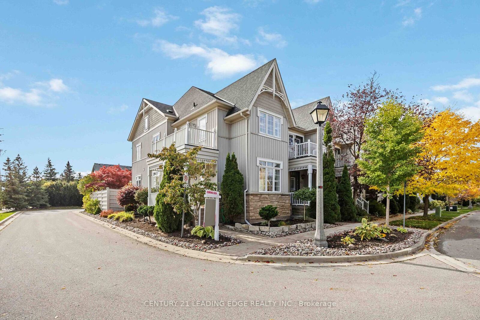 Photo de la propriété:  45 Bruce Creek Drive  ON L6C 2V8