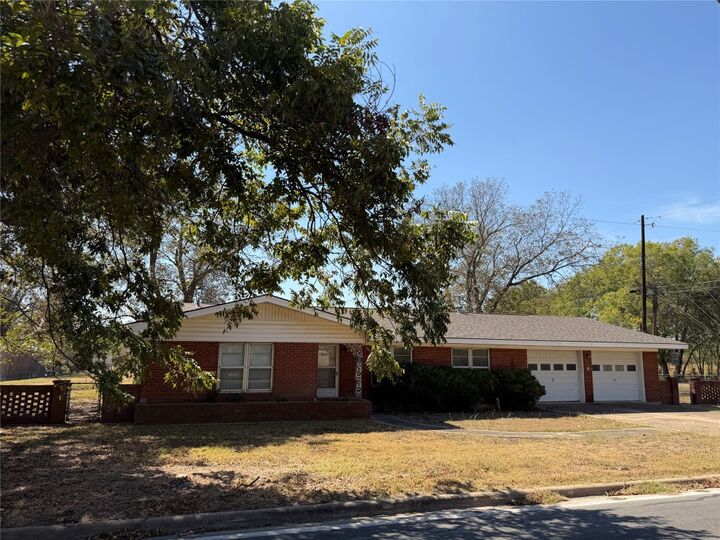 Property Photo: 3401 Ferguson Lane TX 78754